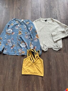 Buckle Women’s top lot Q10